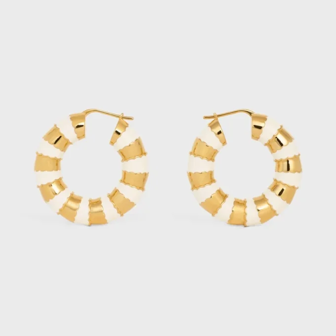 Aros esmerilados en esmalte y latón con acabado dorado Aros esmerilados en esmalte y latón con acabado dorado