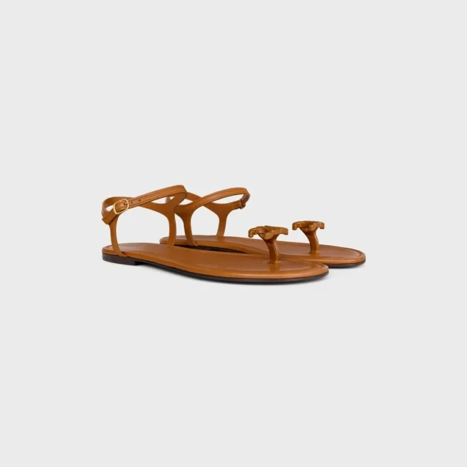 Bay – Sandalia de tiras Triomphe en piel de becerro flexible Bay – Sandalia de tiras Triomphe en piel de becerro flexible