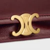Besace Triomphe suave en piel de cordero flexible y brillante Besace Triomphe suave en piel de cordero flexible y brillante