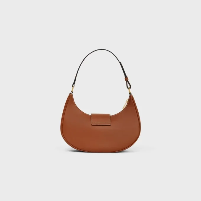 Bolso Ava Triomphe mediano en piel de becerro lisa Bolso Ava Triomphe mediano en piel de becerro lisa