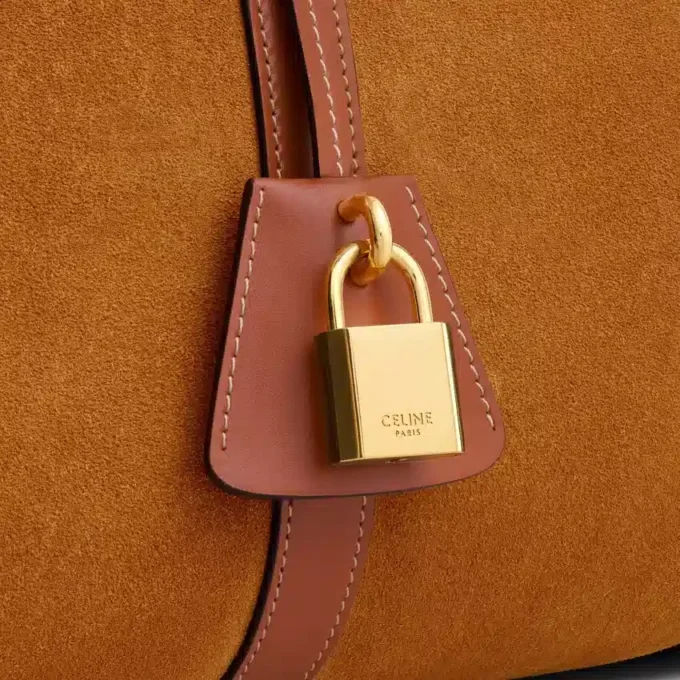 Bolso Boston grande en piel de becerro gamuzada Bolso Boston grande en piel de becerro gamuzada
