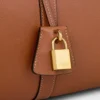 Bolso Boston grande en piel de becerro granulada flexible Bolso Boston grande en piel de becerro granulada flexible