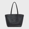 Bolso Cabas AnaïS Cuir Triomphe mediano en piel de becerro granulada Bolso Cabas AnaïS Cuir Triomphe mediano en piel de becerro granulada