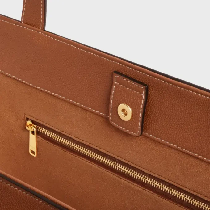Bolso Cabas AnaïS Cuir Triomphe mediano en piel de becerro granulada Bolso Cabas AnaïS Cuir Triomphe mediano en piel de becerro granulada