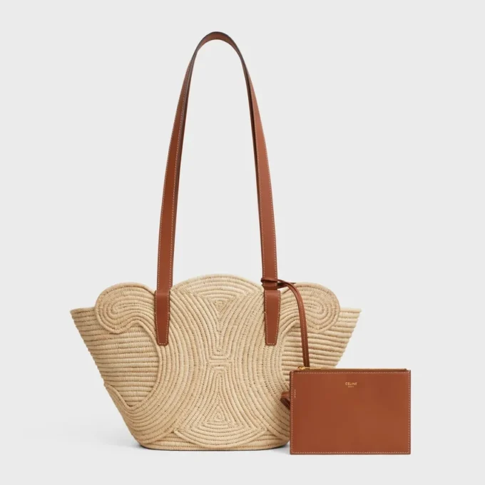 Bolso CELINE Classic Panier pequeño trenzado Triomphe en rafia y piel de becerro