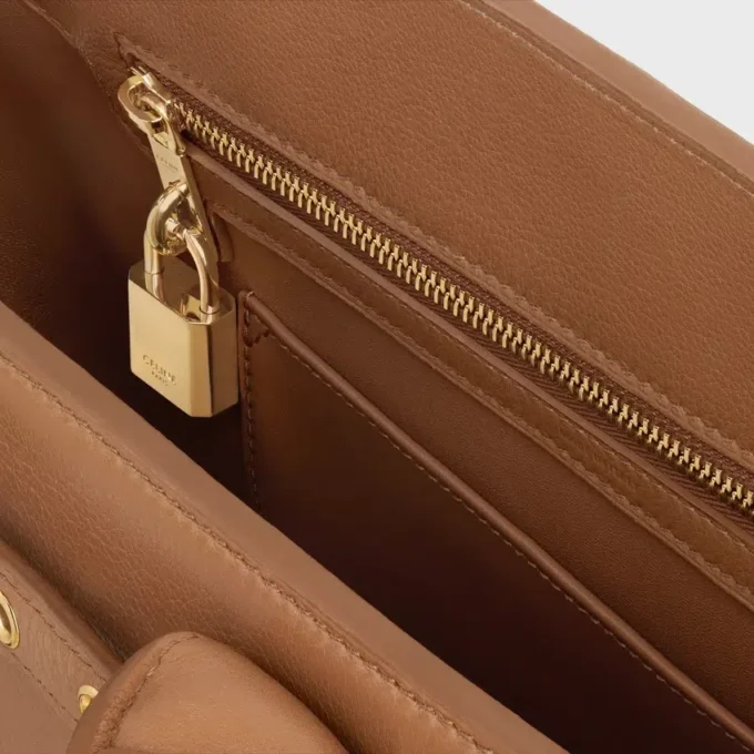 Bolso CELINE Conti en piel de becerro granulada flexible