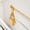 Bolso Celine Conti Teen en piel de becerro granulada flexible Bolso Celine Conti Teen en piel de becerro granulada flexible