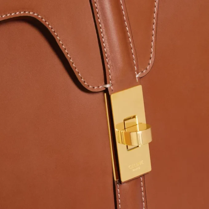 Bolso Classique 16 en piel de becerro natural Bolso Classique 16 en piel de becerro natural