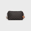 Bolso cruzado Take Away en Triomphe Canvas y piel de becerro