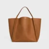 Bolso cubo mediano en piel de becerro flexible Bolso cubo mediano en piel de becerro flexible