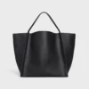 Bolso cubo mediano en piel de becerro flexible Bolso cubo mediano en piel de becerro flexible