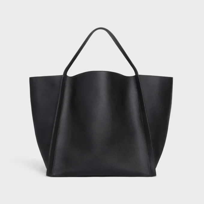Bolso cubo mediano en piel de becerro flexible Bolso cubo mediano en piel de becerro flexible