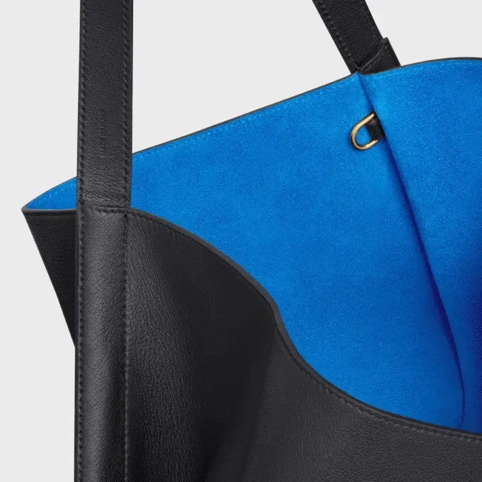 Bolso cubo mediano en piel de becerro flexible Bolso cubo mediano en piel de becerro flexible