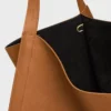 Bolso cubo mediano en piel de becerro flexible Bolso cubo mediano en piel de becerro flexible