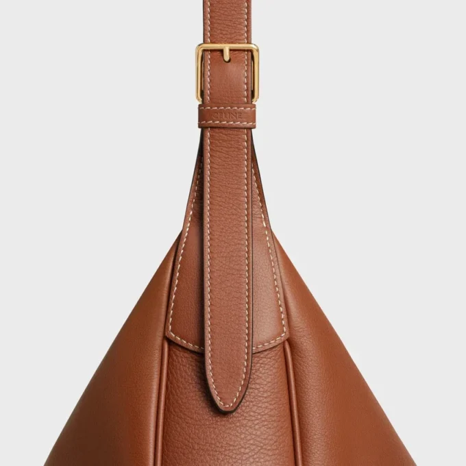 Bolso HeloïSe mediano en piel de becerro granulada y flexible Bolso HeloïSe mediano en piel de becerro granulada y flexible