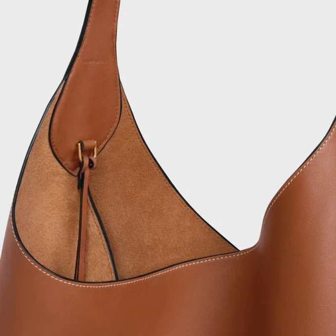 Bolso Hobo grande en piel de becerro natural flexible