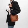 Bolso Hobo pequeño en piel de becerro lisa y flexible