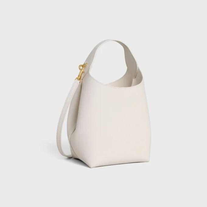 Bolso Hobo pequeño en piel de becerro lisa y flexible