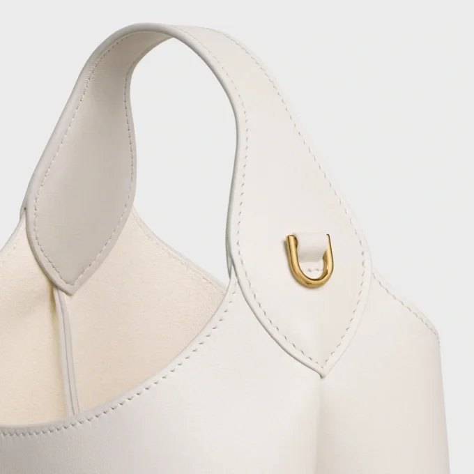 Bolso Hobo pequeño en piel de becerro lisa y flexible