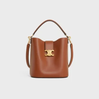 Bolso Louise mediano tipo cubo en piel de becerro lisa