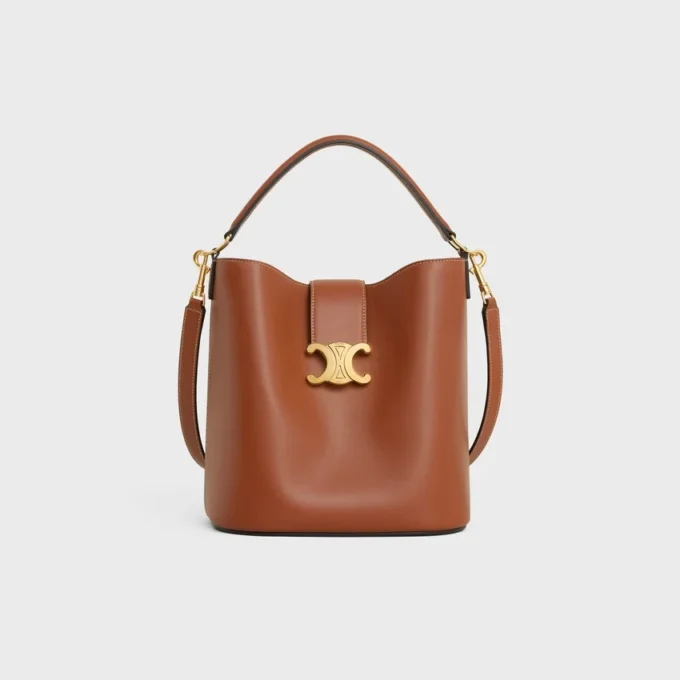 Bolso Louise mediano tipo cubo en piel de becerro lisa