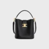 Bolso Louise mediano tipo cubo en piel de becerro lisa