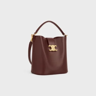 Bolso Louise mediano tipo cubo en piel de becerro lisa Bolso Louise mediano tipo cubo en piel de becerro lisa