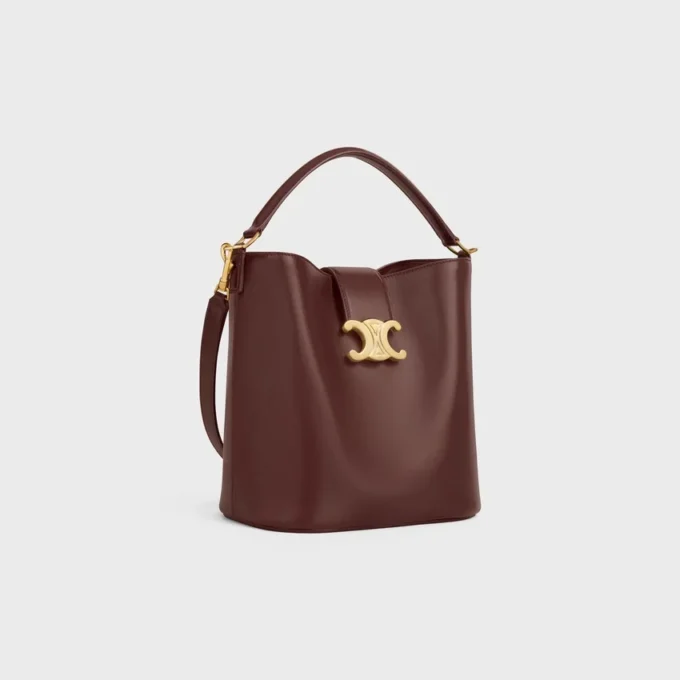 Bolso Louise mediano tipo cubo en piel de becerro lisa