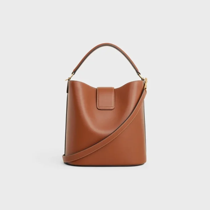 Bolso Louise mediano tipo cubo en piel de becerro lisa
