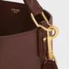 Bolso Louise mediano tipo cubo en piel de becerro lisa
