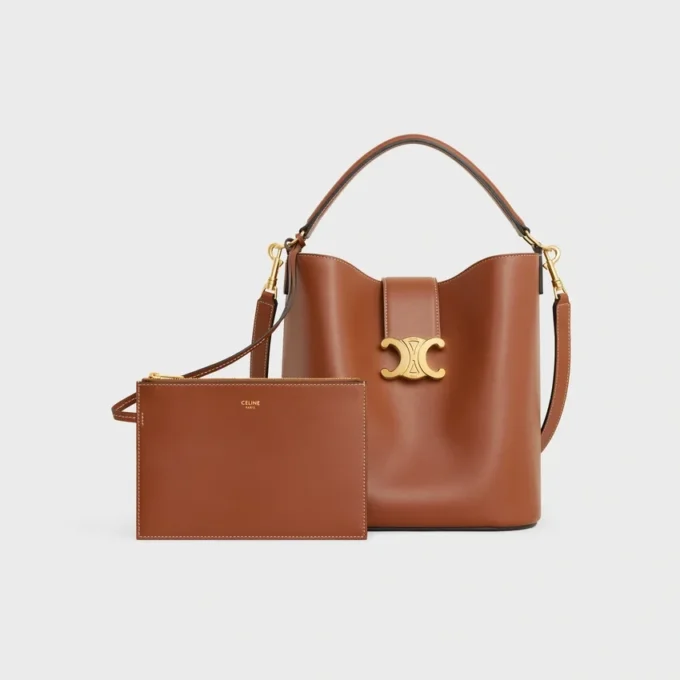 Bolso Louise mediano tipo cubo en piel de becerro lisa