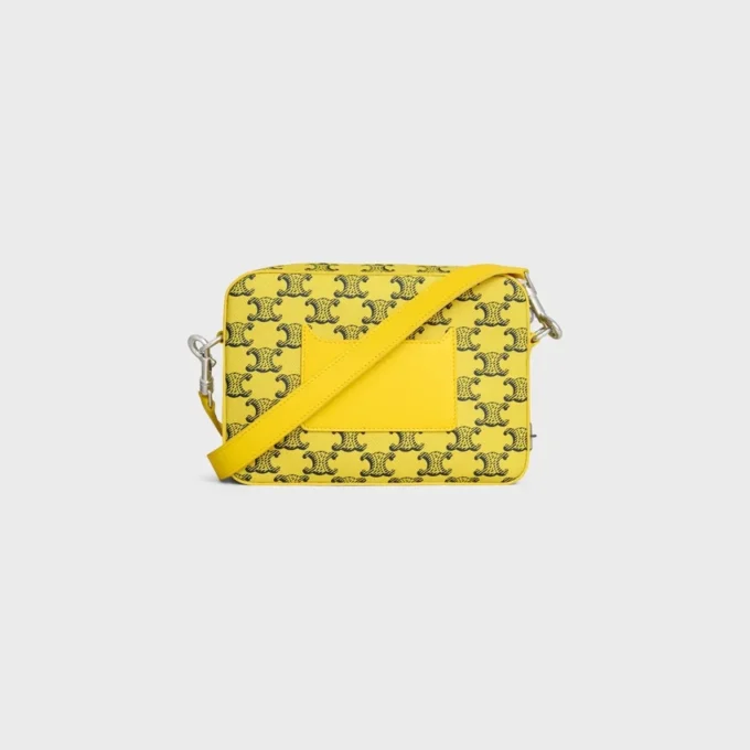 Bolso mensajero pequeño en Triomphe Canvas y piel de becerro