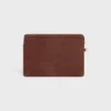 Bolso pequeño con correa Cuir Triomphe en piel de becerro granulada Bolso pequeño con correa Cuir Triomphe en piel de becerro granulada