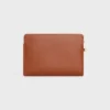 Bolso pequeño con correa Cuir Triomphe en piel de becerro lisa Bolso pequeño con correa Cuir Triomphe en piel de becerro lisa