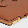 Bolso pequeño con correa Cuir Triomphe en piel de becerro lisa Bolso pequeño con correa Cuir Triomphe en piel de becerro lisa