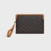 Bolso pequeño con correa Cuir Triomphe en Triomphe Canvas y piel de becerro Bolso pequeño con correa Cuir Triomphe en Triomphe Canvas y piel de becerro