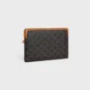 Bolso pequeño con correa Cuir Triomphe en Triomphe Canvas y piel de becerro Bolso pequeño con correa Cuir Triomphe en Triomphe Canvas y piel de becerro