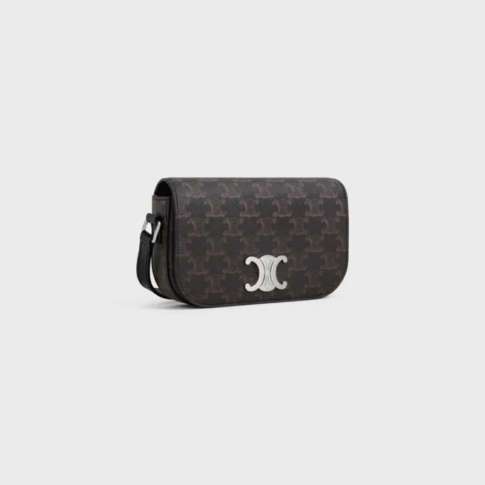 Bolso pequeño de bandolera Triomphe en Triomphe Canvas y piel de becerro Bolso pequeño de bandolera Triomphe en Triomphe Canvas y piel de becerro