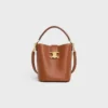 Bolso pequeño Louise de piel de becerro lisa Bolso pequeño Louise de piel de becerro lisa
