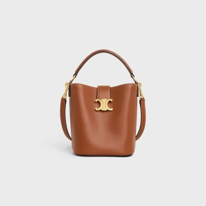 Bolso pequeño Louise de piel de becerro lisa Bolso pequeño Louise de piel de becerro lisa