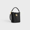 Bolso pequeño Louise de piel de becerro lisa Bolso pequeño Louise de piel de becerro lisa