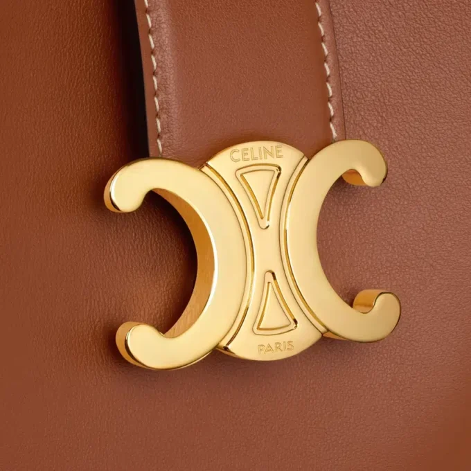 Bolso pequeño Louise de piel de becerro lisa Bolso pequeño Louise de piel de becerro lisa
