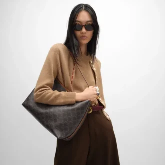 Bolso shopper blando en Triomphe Canvas y piel de becerro