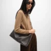 Bolso shopper blando en Triomphe Canvas y piel de becerro Bolso shopper blando en Triomphe Canvas y piel de becerro