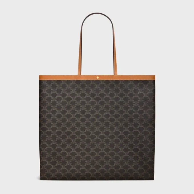 Bolso shopper grande y plano en Triomphe Canvas