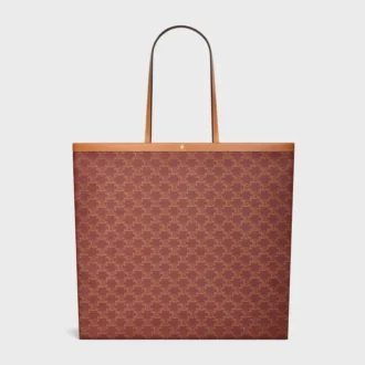 Bolso shopper grande y plano en Triomphe Canvas Bolso shopper grande y plano en Triomphe Canvas