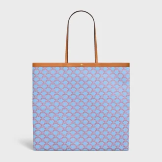 Bolso shopper grande y plano en Triomphe Canvas Bolso shopper grande y plano en Triomphe Canvas