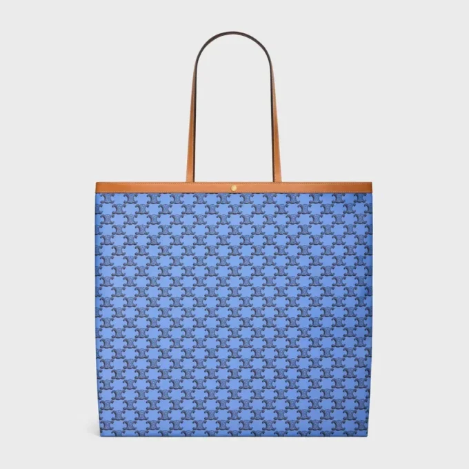 Bolso shopper grande y plano en Triomphe Canvas Bolso shopper grande y plano en Triomphe Canvas