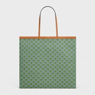 Bolso shopper grande y plano en Triomphe Canvas