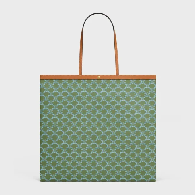 Bolso shopper grande y plano en Triomphe Canvas Bolso shopper grande y plano en Triomphe Canvas